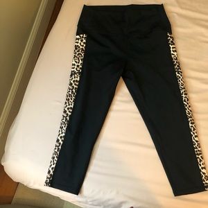 Zyia Leopard pocket brilliant leggings